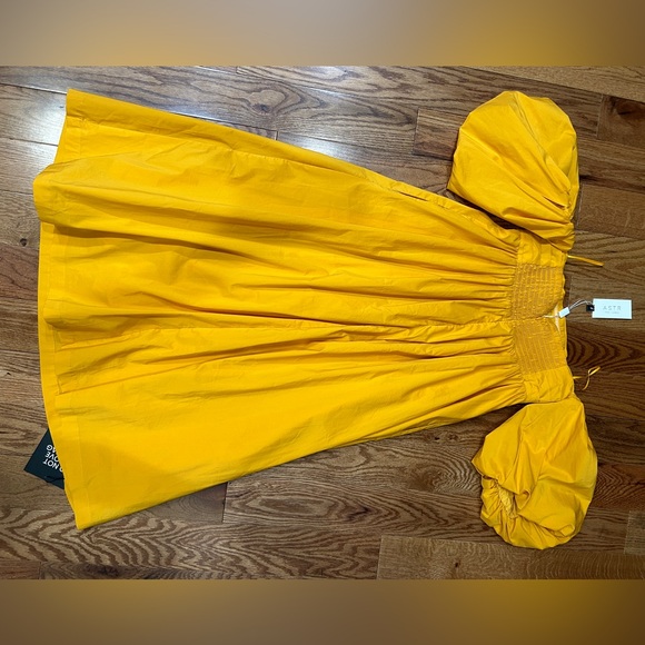 ASTR the Label, Off Shoulder Yellow Dress XS NWT - Picture 3 of 7